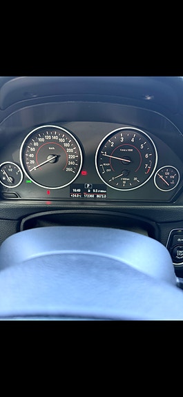 BMW 328i 8 of 11