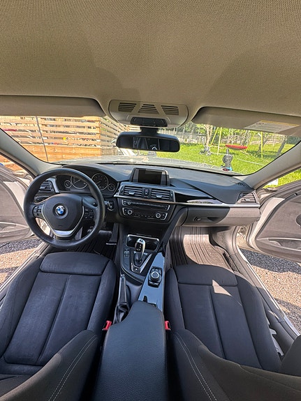 BMW 328i 9 of 11