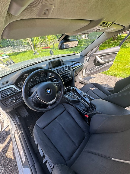BMW 328i 7 of 11