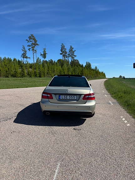 Mercedes-Benz E220 5 of 5