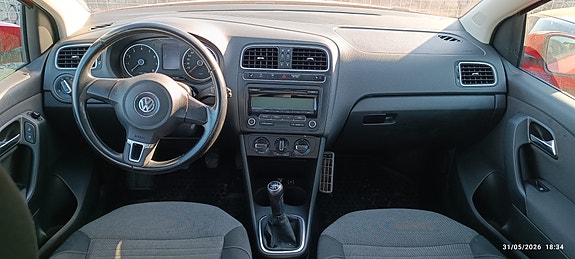Volkswagen Polo 2 of 5