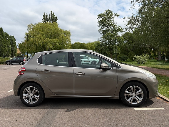 Peugeot 208 6 of 11