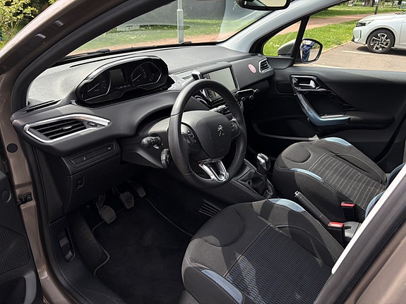 Peugeot 208 10 of 11