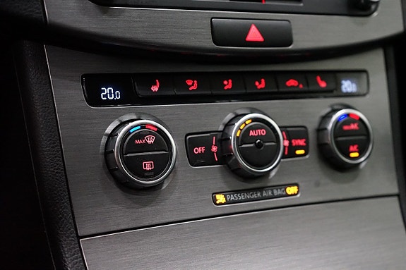 Volkswagen Passat 13 of 17