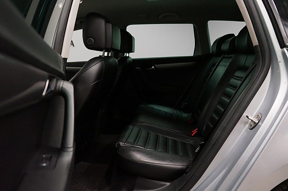 Volkswagen Passat 8 of 17