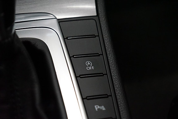 Volkswagen Passat 15 of 17