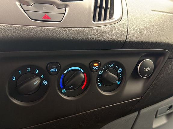 Ford Transit Custom 23 of 30