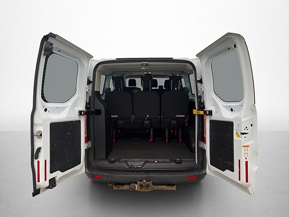 Ford Transit Custom 12 of 30