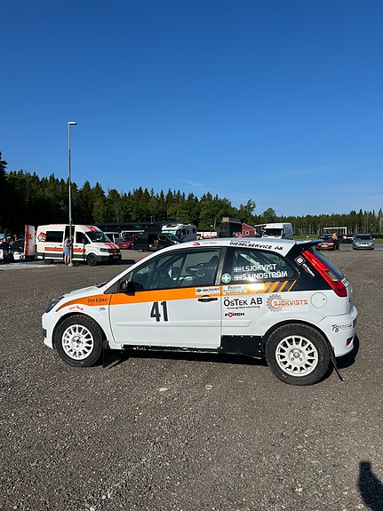 Ford Fiesta 4 of 5