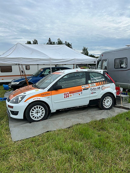 Ford Fiesta 3 of 5