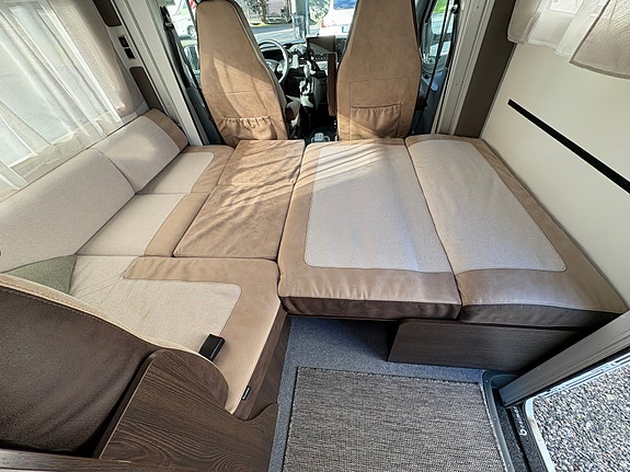 Benimar Tessoro 481 17 of 18