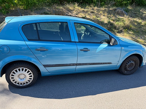 Opel Astra 4 of 5