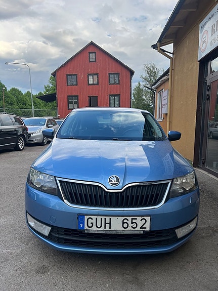 Skoda Rapid 2 of 5