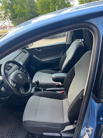 Skoda Rapid 6 of 8