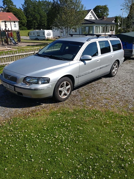 Brugt Volvo V70 2.4