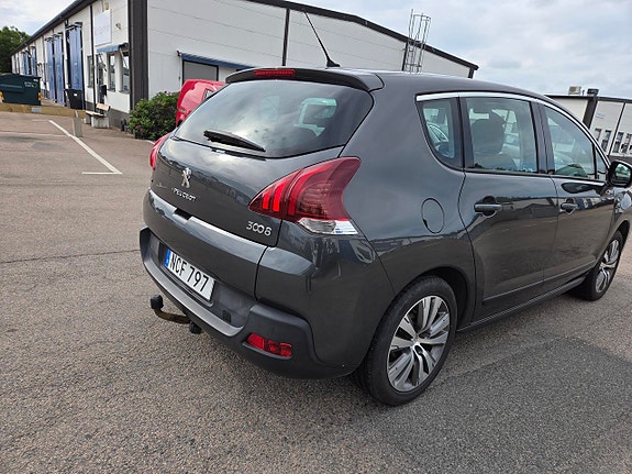 Peugeot 3008 3 of 5