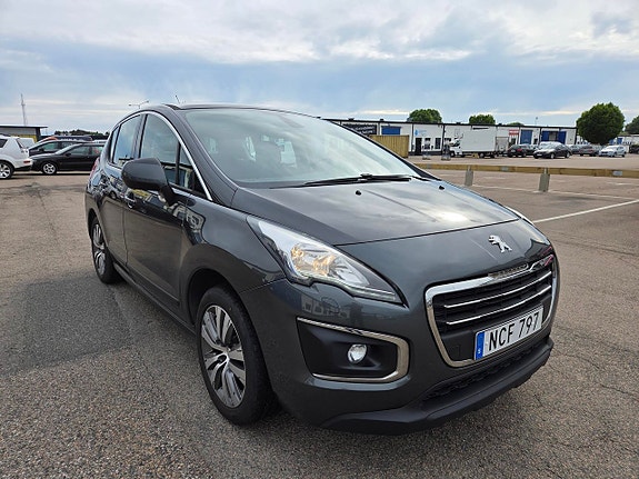 Peugeot 3008 2 of 5
