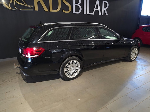 Mercedes-Benz E220 5 of 5