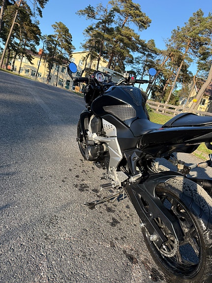 Kawasaki z750 ABS 3 of 6