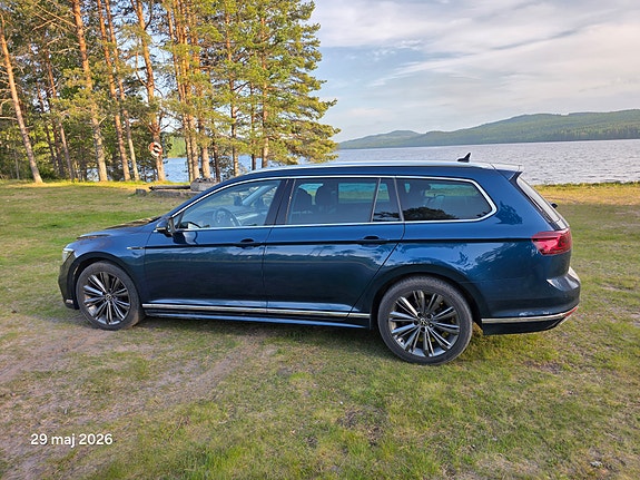 Volkswagen Passat 2 of 5