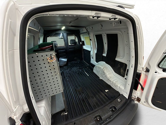 Volkswagen Caddy Maxi 13 of 30
