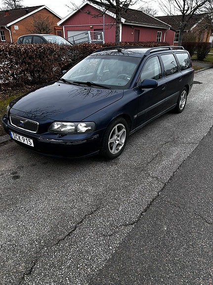 Brugt Volvo V70 2.4