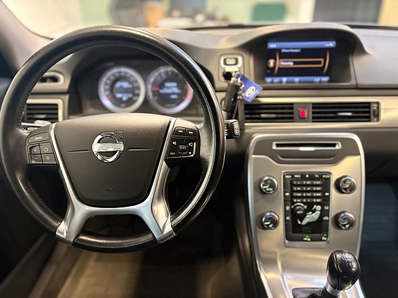 Volvo V70 10 of 23