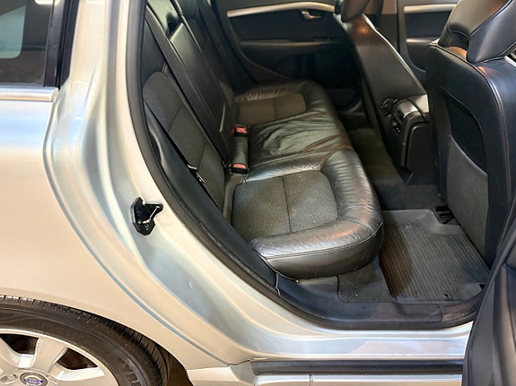 Volvo V70 22 of 23