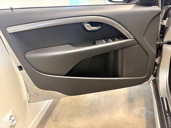 Volvo V70 17 of 23