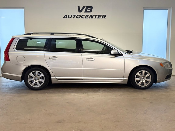 Volvo V70 2 of 23