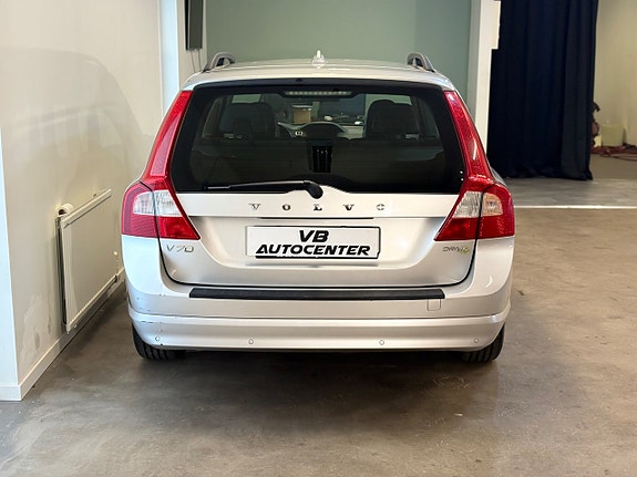 Volvo V70 4 of 23