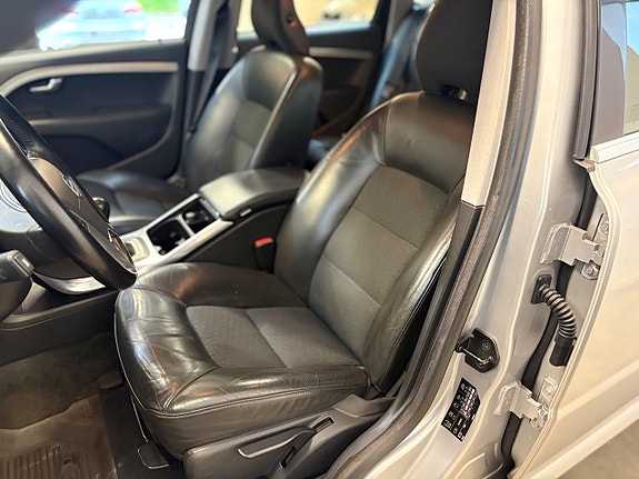 Volvo V70 16 of 23