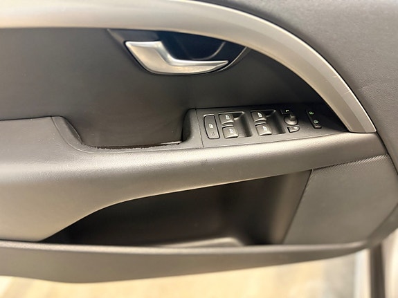 Volvo V70 18 of 23