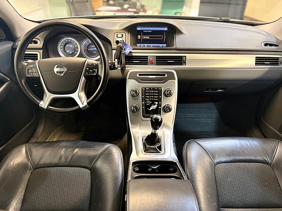 Volvo V70 9 of 23