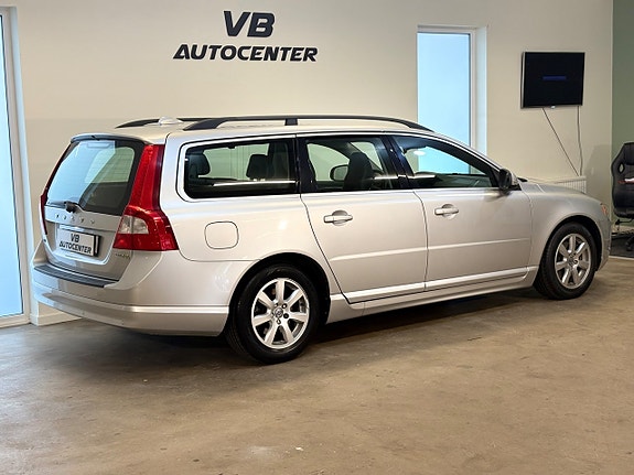 Volvo V70 3 of 23
