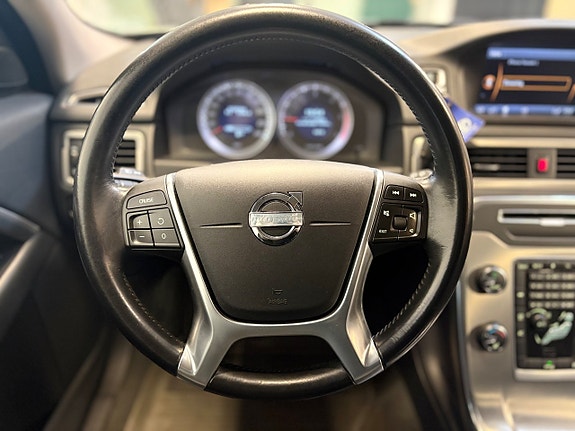 Volvo V70 11 of 23