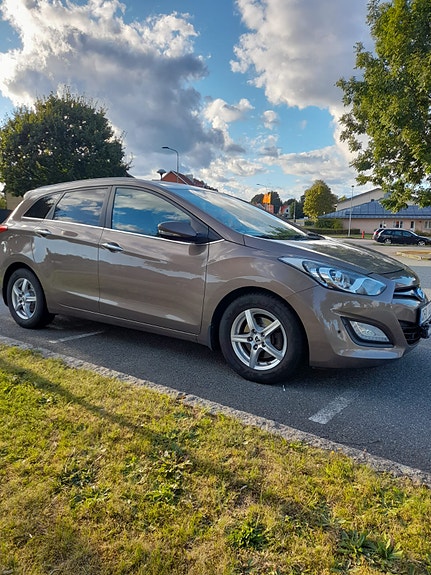 Hyundai i30 4 of 5