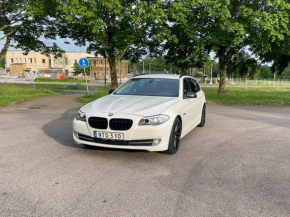 BMW 520d 4 of 5