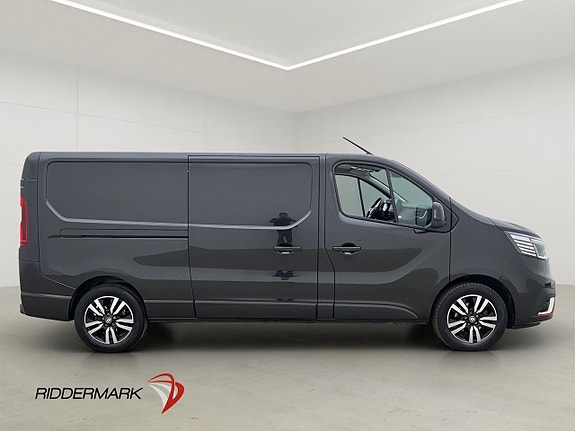Renault Trafic 2 of 5