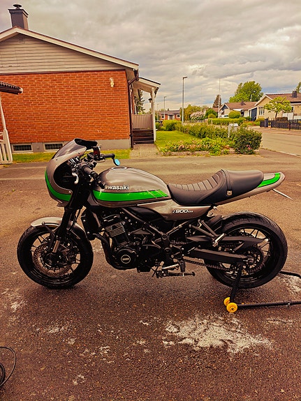 Kawasaki Z900 2 of 5