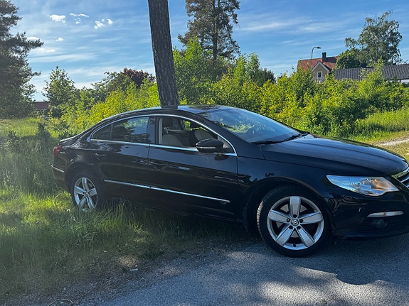 Volkswagen Passat CC 3 of 5