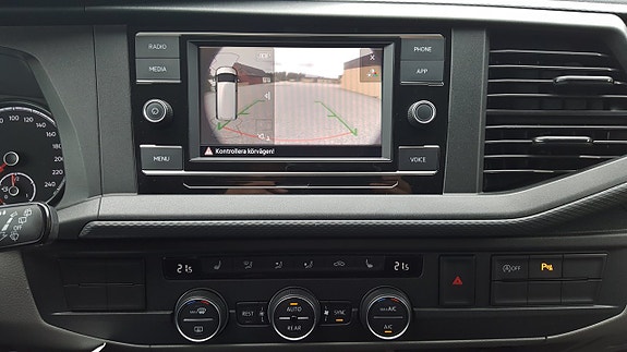 Volkswagen Caravelle 21 of 28