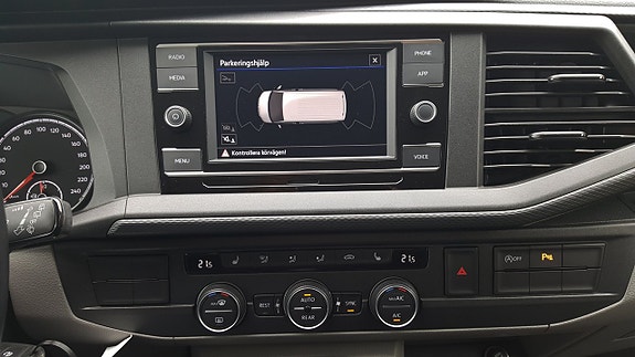 Volkswagen Caravelle 20 of 28