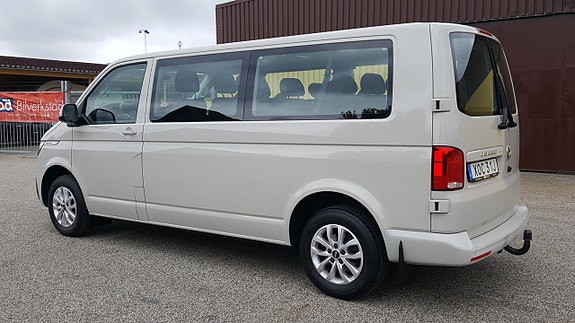 Volkswagen Caravelle 7 of 28