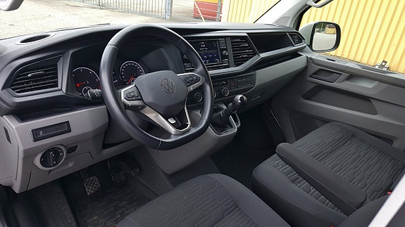 Volkswagen Caravelle 5 of 5