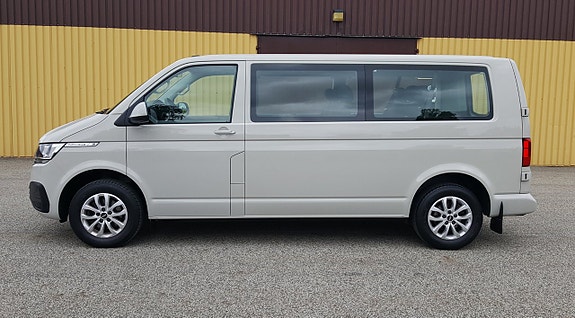 Volkswagen Caravelle 3 of 5