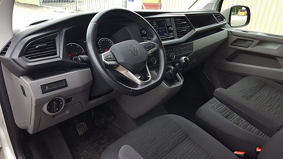 Volkswagen Caravelle 15 of 28