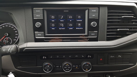 Volkswagen Caravelle 17 of 28