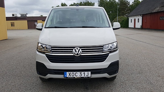 Volkswagen Caravelle 13 of 28