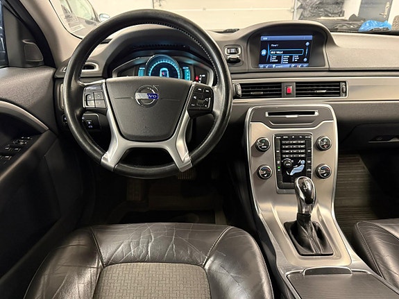 Volvo V70 18 of 25